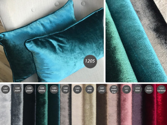Cama elegante de tela y madera con diseño moderno