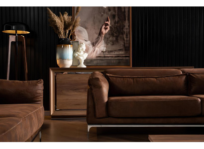 Sofá para tres personas con suave terciopelo marrón