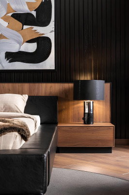 Conjunto de dormitorio de lujo con mesita de noche, armario, mesa y cama 6 piezas
