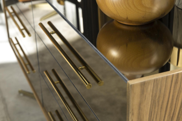 Cómoda moderna con espejo