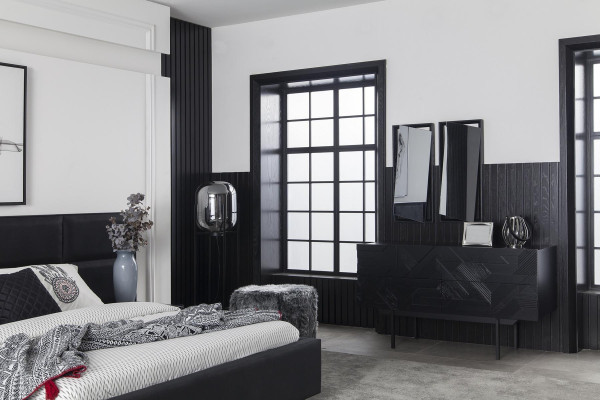 Cómoda móvil negra de 138 cm