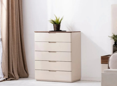 Cómoda moderna elegante de madera beige