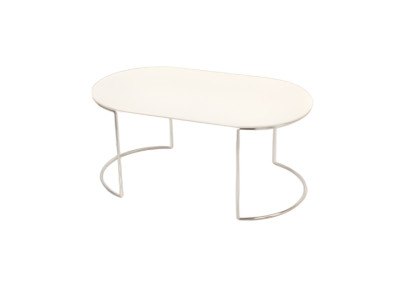 Lujoso tavolino de café ovalado blanco con superficie de madera y patas de acero inoxidable