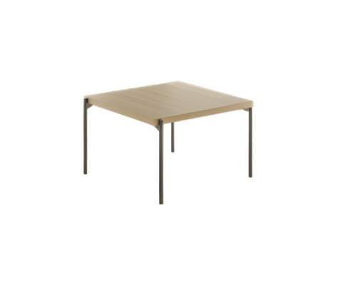 Elegante mesa de madera con patas de acero inoxidable