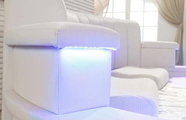 Cama redonda moderna con iluminación LED
