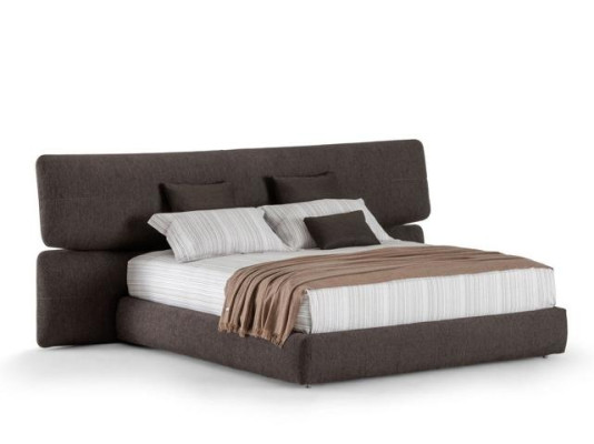 Cama tapizada moderna en material negro lujoso con cabecero alto