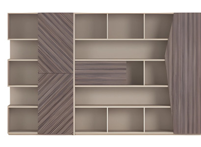 Moderno sistema de estanterías en beige y marrón con efecto madera, armario abierto con cajones