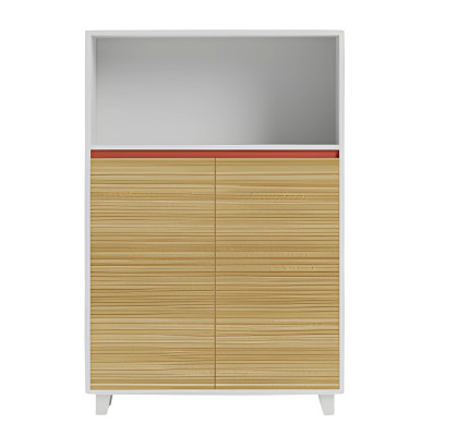 Moderno armario de oficina con estantes de madera y acento rojo para un diseño elegante