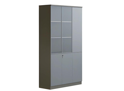 Moderno armario de oficina gris con puertas de vidrio, cerrable, gran espacio de almacenamiento