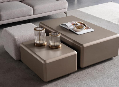 Conjunto de mesa de sofá y pouf moderno y universal en beige