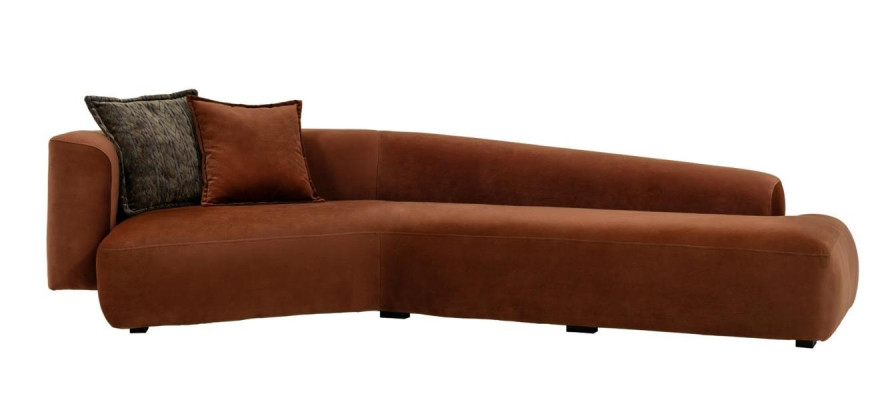 Sofá interior con punto focal suave