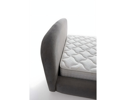 Cama gris elegante con colchón de textil y madera