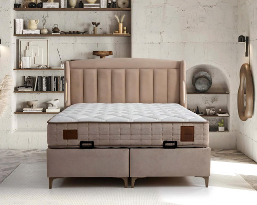 Cama elegante de madera con colchón de textil y madera