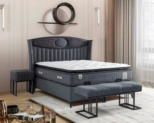Cama elegante gris con colchón de textil y madera