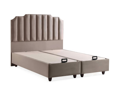 Cama elegante con colchón de textil en beige para moderno