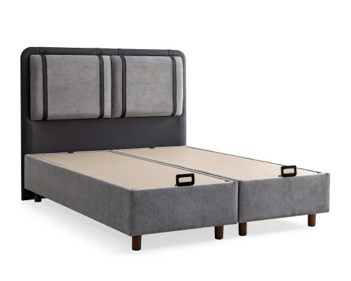 La elegante y estable cama con colchón aporta encanto a la decoración.