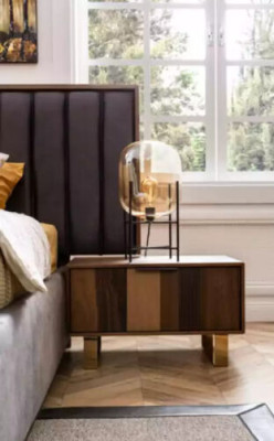Conjunto de muebles de dormitorio elegantes en estilo minimalista y funcional.