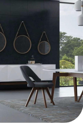 Juego de comedor de lujo Muebles de comedor Mesa Sillas Cómoda Muebles de madera maciza