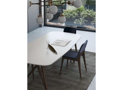 Mesa de cocina de nogal natural, muebles de comedor en estilo moderno de lujo.