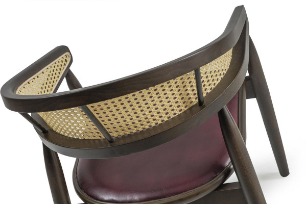 Diseño de silla con reposabrazos marrón, silla de madera nueva, mobiliario de comedor.