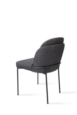 Silla de comedor de lujo en gris con tela tapizada. Muebles de diseñador nuevos.
