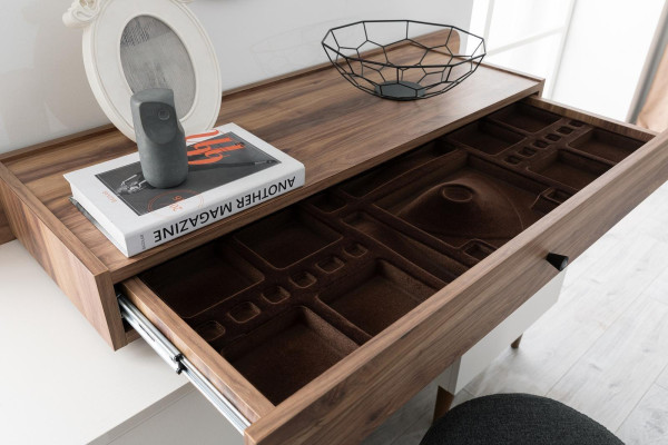 Mesa de maquillaje marrón y blanco con espejo muebles de madera de lujo para dormitorio.