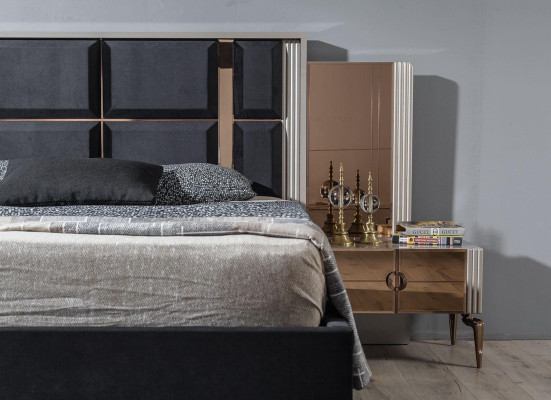Juego de cama moderno perfecto y 2 mesitas de noche de lujo, nuevos en el dormitorio.