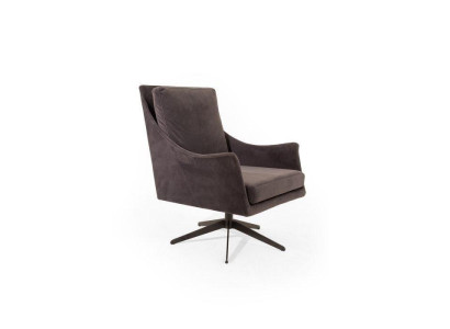Elegante sillón funcional con asiento giratorio y estructura de metal.