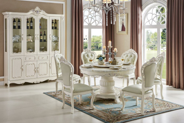 Conjunto de 4 sillas clásicas blancas Chesterfield en estilo barroco de madera maciza.