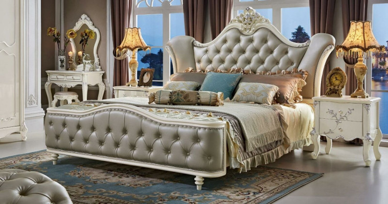 Juego de dormitorio de diseño de 6 piezas. Cama barroca, mesita de noche, armario de madera maciza.