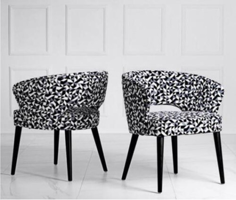 Silla de madera y tela negra y blanca original para la sala de estar