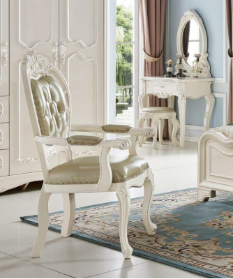 Clásica silla Chesterfield beige estilo barroco de una plaza, exclusiva de cuero.