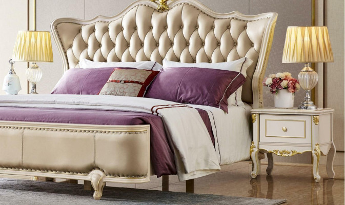 Conjunto de dormitorio de 3 piezas en estilo Chesterfield de madera maciza con cama, muebles y mesita de noche.