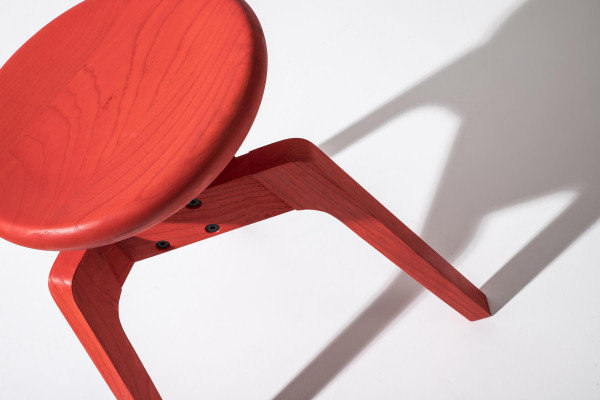 Moderno set de 3 lujosas sillas de diseñador hechas de madera de alta calidad.