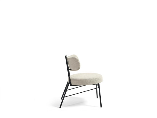 Silla de diseño de lujo de madera con acolchado suave para comedor.