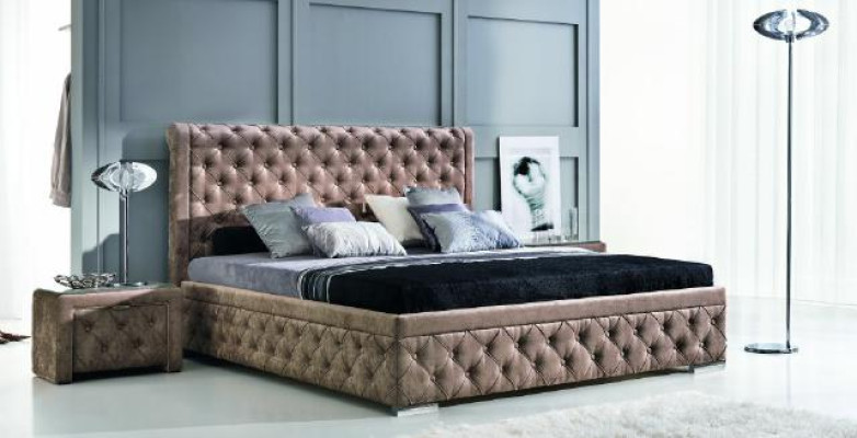 Una lujosa cama Chesterfield en un elegante estilo contemporáneo