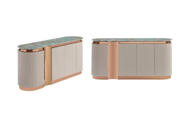 Elegante cómoda aparador de espejo de madera beige para el comedor.