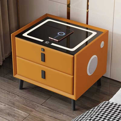 Smart Table con cajón de carga inteligente en el área interior de su dormitorio.