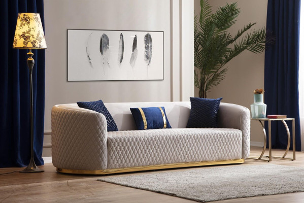 Sofás de tres plazas en beige muebles de acero inoxidable de lujo diseño de salas de estar.