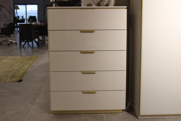 Diseño de muebles de lujo para dormitorio: cómoda con 4 cajones de madera, armario de madera nuevo.