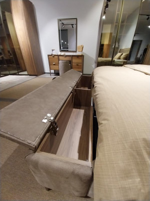 Dormitorio de lujo cama doble diseño elegante moderno cama nueva hotel