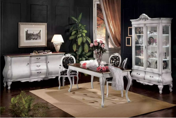Muebles clásicos de comedor Mesa 4 sillas Aparador Vitrina Lujo