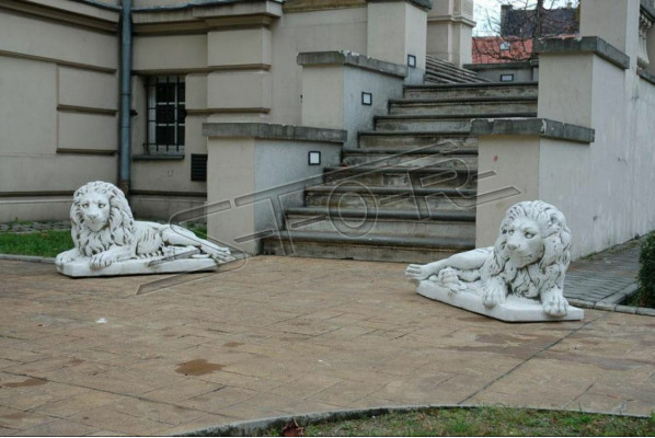León tendido estatua figura jardín terraza decoración blanco natural escultura