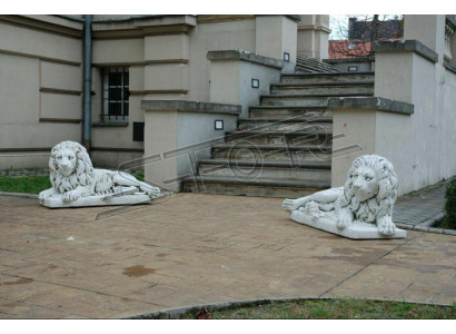 León tendido estatua figura jardín terraza decoración blanco natural escultura