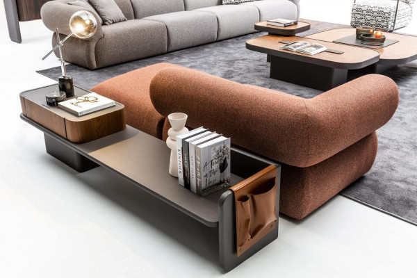 Gran juego de sala de estar de cinco plazas, tres plazas, sillón, reposapiés, conjunto de sofás.