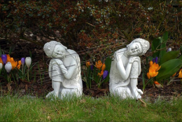 Escultura de Buda decorativa en imitación de piedra. Gran figura escultórica para jardín.