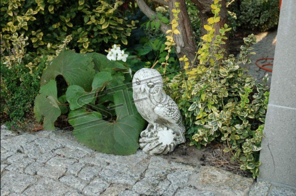 Decoración de jardín, búho, terraza, figuras de piedra, estatua decorativa.