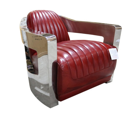 Sillón vintage de cuero rojo auténtico, diseño retro de sillón de club aviador.