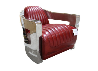 Sillón vintage de cuero rojo auténtico, diseño retro de sillón de club aviador.