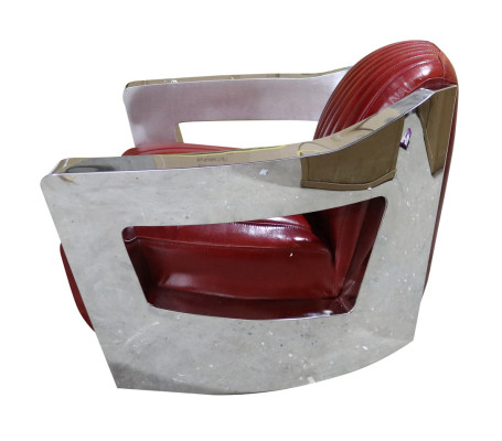 Sillón vintage de cuero rojo auténtico, diseño retro de sillón de club aviador.